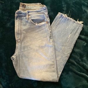Abercrombie & Fitch - Ultra High Rise Mom Jean - Size 29/8